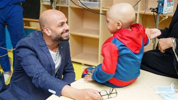 الكاتب أحمد مراد