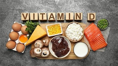 10 أطعمة ومشروبات غنية بفيتامين D لتعزيز المناعة والعظام.. أبرزها السردين