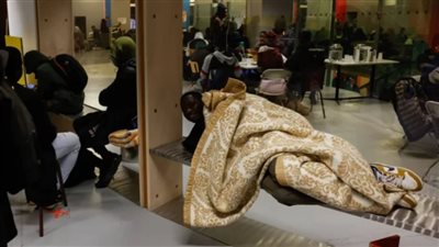 منذ القرن الـ 19.. مسرح فرنسي يواجه خطر الإفلاس بعد تحوله لمأوى مهاجرين