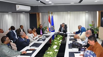 محافظ أسوان: التواصل مع البترول لزيادة حصة المحافظة من أسطوانات البوتاجاز بنسبة 40% 