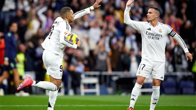 ريال مدريد يتصدر الدوري الإسباني بعد الفوز على لاس بالماس برباعية