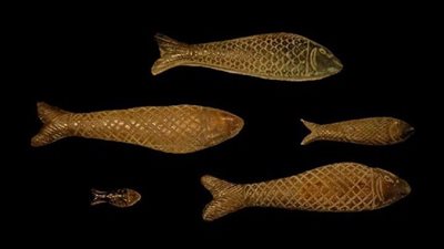 أسماك من النحاس.. متحف آثار سوهاج القومي يعلن عرض قطعة أثرية فريدة 