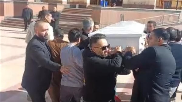 وصول جثمان والد ياسمين