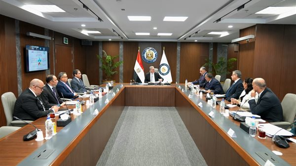 كريم بدوي وزير البترول