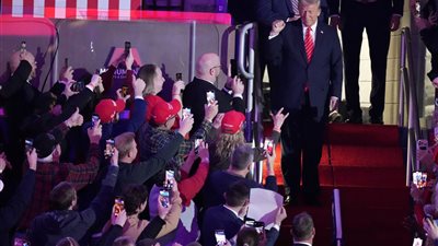 إعلام أمريكي: ترامب ينوي التوقيع على 200 أمر تنفيذي في أول يوم لرئاسته