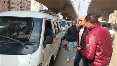 خلال أيام الامتحانات.. الجيزة: ضبط 400 مخالفة لخطوط السير وتحصيل أجرة أعلى من التعريفة المقررة 