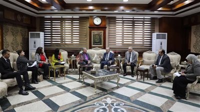 محافظ المنيا يبحث مع رئيس الطائفة الإنجيلية سبل تعزيز التعاون المشترك