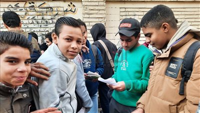 ضربه بالكاتر.. تفاصيل إصابة طالب إثر مشاجرة مع زميله أمام إحدى لجان الامتحان في المنيا