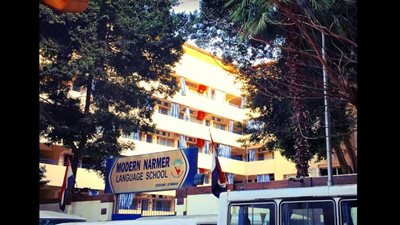 مدرسة لغات بالجيزة ترفع المصروفات المدرسية 32% واشتراك الباصات 110%.. وأولياء الأمور: تحجب النتائج ولا تسلم الكتب حال تعذر الدفع