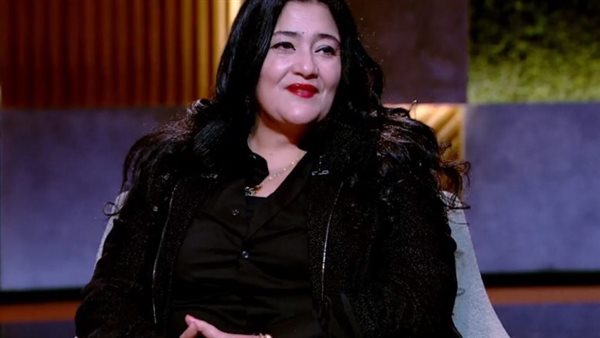 الفنانة التشكيلية