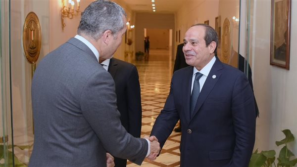 السيسي وسكرتير عام