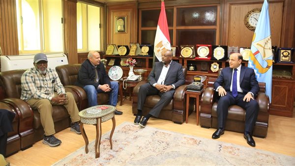 محافظ كفر الشيخ ووزير