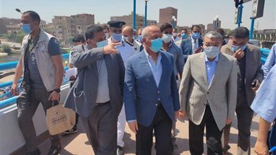 وزير النقل يتفقد محطة قطارات المنيا ويشدد على ارتداء الكمامات