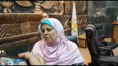 “سيدة القطار” تكشف حقيقة ترشحها لانتخابات مجلس النواب