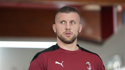 رسميًا.. ميلان يعلن شراء عقد ريبيتش بشكل نهائي