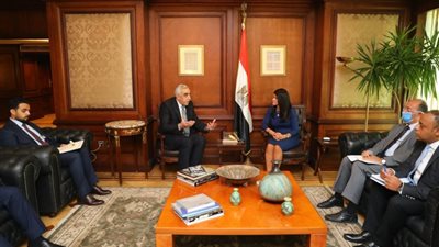 وزيرة التعاون الدولي ترتب مع سفير العراق أعمال اللجنة المرتقبة بحضور رئيسي وزراء البلدين