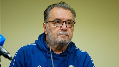 بيراميدز يقدم الشكر لمدربه بعد مباراة وادي دجلة