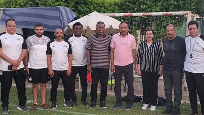 نائب رئيس اللجنة الخماسية يجتمع مع ربيع ياسين للاطمئنان على استعدادات منتخب الشباب