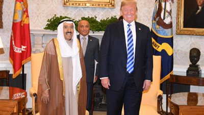 ترامب يمنح أمير الكويت وسام الاستحقاق الأمريكي كقائد أعلي