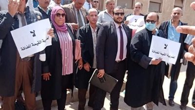 وقفات احتجاجية للمحامين في محاكم المنوفية اعتراضًا على تطبيق القيمة المضافة (صور)