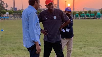 نائب رئيس اللجنة الخماسية يزور معسكر منتخب الشباب (صور)