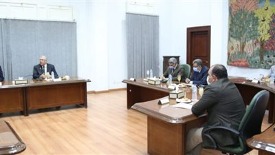 وزير الزراعة: “موبايل أبلكيشن” لمساعدة الفلاحين في المعاملات الزراعية ومكافحة الآفات والحشرات (صور)