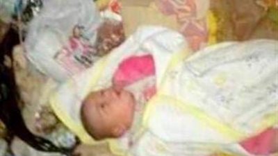 ألقاها سائق توك توك.. العثور على رضيعة مجهولة الهوية بقرية البراهمة في قنا