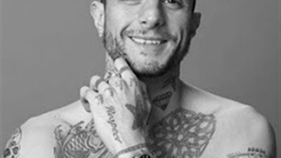 أحمد الفيشاوي يكشف عدد الـ”تاتو” بجسده: 100 ضد المسح