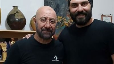 أحمد صلاح حسني يدخل مجال الغناء للمرة الأولى مع بهاء الدين محمد (صورة)