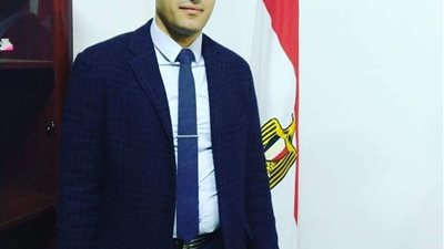 إنذار على يد محضر من أهالي قرية بالمنوفية لشاب يطالبونه بخوض انتخابات مجلس النواب (صور)