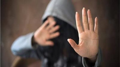 قصص ضحايا الطبيب النفسي الذي يعالج مرضاه بـ”حقنة شرجية وأفلام البورنو”