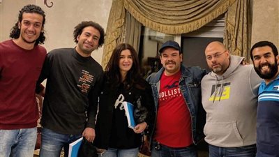 مؤلفا “الخطة العايمة” ينشران صورة من أول جلسة عمل لأبطال الفيلم