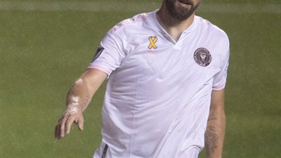 هيجواين يهدر ضربة جزاء ويشارك في هزيمة إنتر ميامي أمام فيلادلفيا يونيون بثلاثية نظيفة (فيديو)