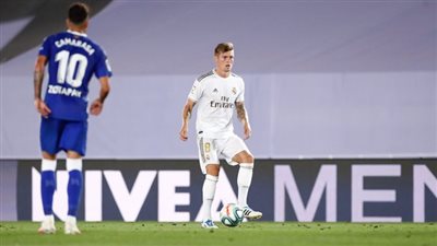 توني كروس يغيب أسبوعين عن ريال مدريد بسبب الإصابة