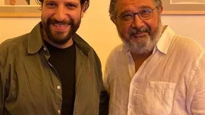 أحمد أمين برفقة ماجد الكدواني في كواليس فيلم “برة المنهج” (صورة)