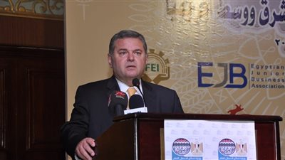 وزير قطاع الأعمال: شركة النقل متعدد الوسائط تجمع بين السكة الحديد والنقل البري للبضائع