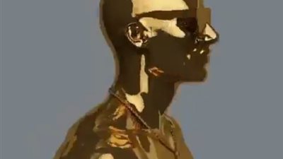 تمثال ذهبي لمحمد رمضان بعد براءته في قضية الطيار أشرف أبو اليسر (فيديو)