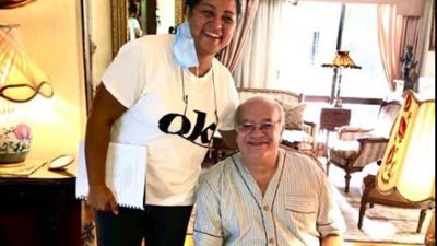 صلاح عبد الله يمازح المخرجة شيرين عبد الله من كواليس مسلسل “في يوم وليلة” (صورة)