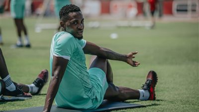 أجايي يخضع لفحوصات طبية بعد إصابته بمباراة الترسانة