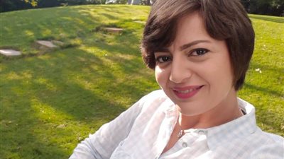 هبة عبد الغني تنشر كواليس تصوير حلقتها في برنامج مساء الفن على قناة النيل (صور)