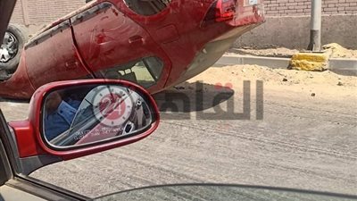 فيديو.. انقلاب مروع لسيارة ملاكي في مدخل مدينتي وإصابة السائق