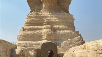 الرئيس الكيني يزور منطقة الأهرامات ويشيد بعظمة أبو الهول (صور)