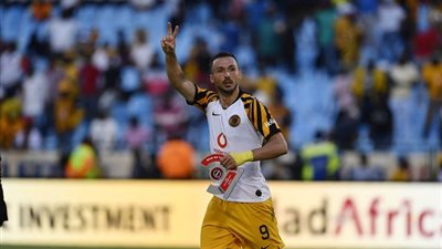 الأهلي يقترب من ضم مهاجم كايزر تشيفز الجنوب إفريقي