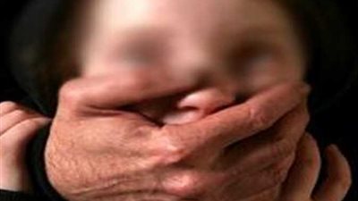 ضبط صاحبي مطعم أسماك شهير لاتهامهما بالاتجار في 25 طفلًا بمدينة نصر