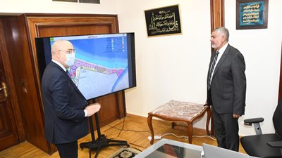 وزير الإسكان يستعرض المخطط الاستراتيجي العام واستعمالات الأراضي المُقترحة بمدينة رشيد الجديدة