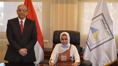 الصحة تكشف قصة فتاة تدير الملف السكاني في مصر ليوم واحد (صور)