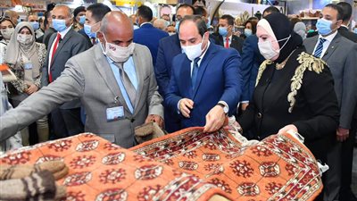 السيسي يفتتح معرض تراثنا للحرف اليدوية والتراثية (صور)
