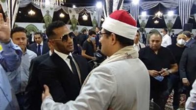 بعد حذف صورته مع محمد رمضان.. عزة مصطفى للشيخ الشحات أنور: “التمثيل مش حرام يا مولانا” (فيديو)