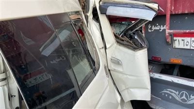 ننشر أسماء ضحايا حادث تصادم سيارة ميكروباص وتريلا على الطريق الصحراوي بأسوان 