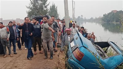 مصرع شاب وطفلته في انقلاب سيارة ملاكي داخل ترعة بالمنوفية │صور